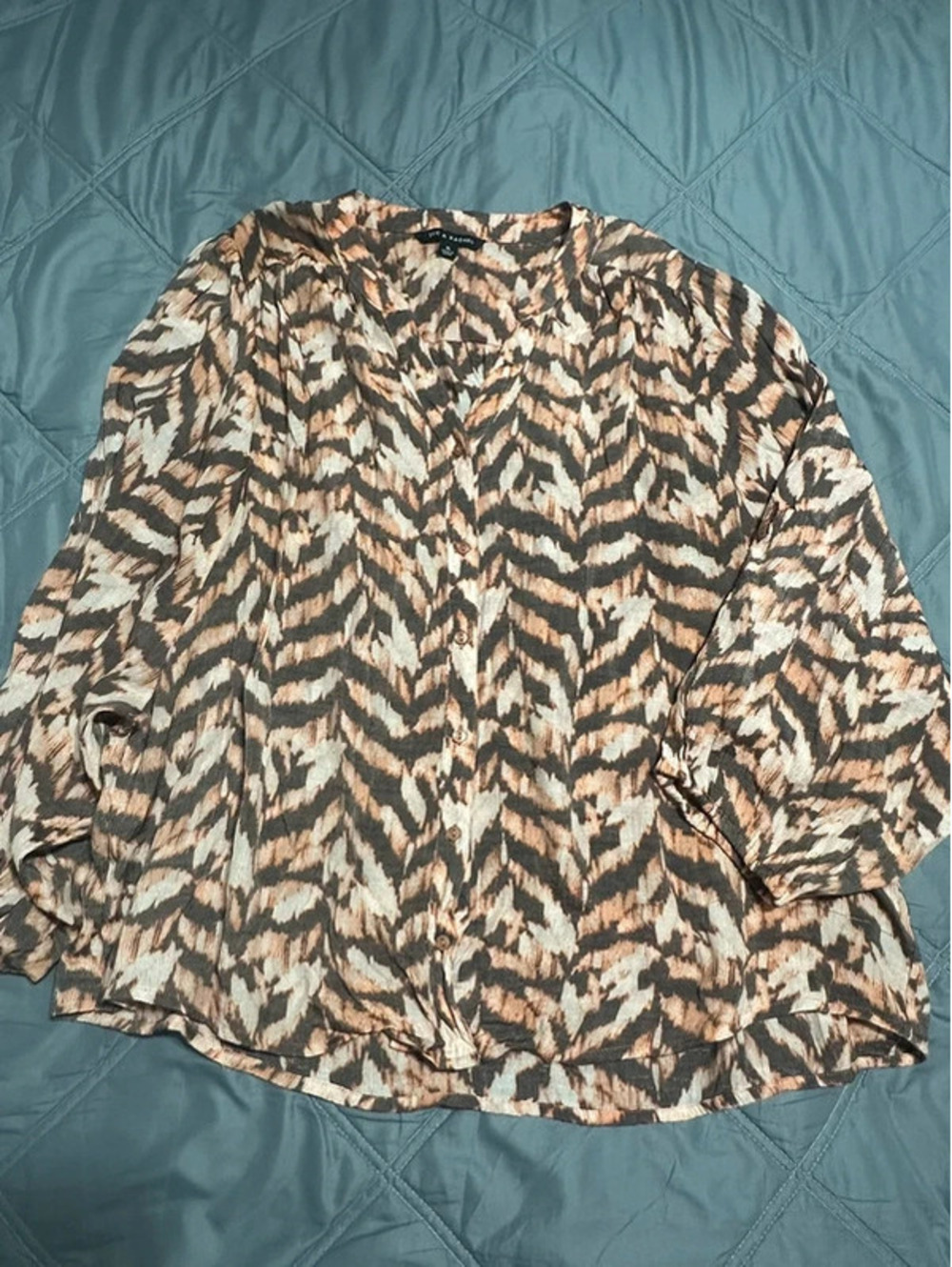 Light weight blouse - Picture 7 of 7